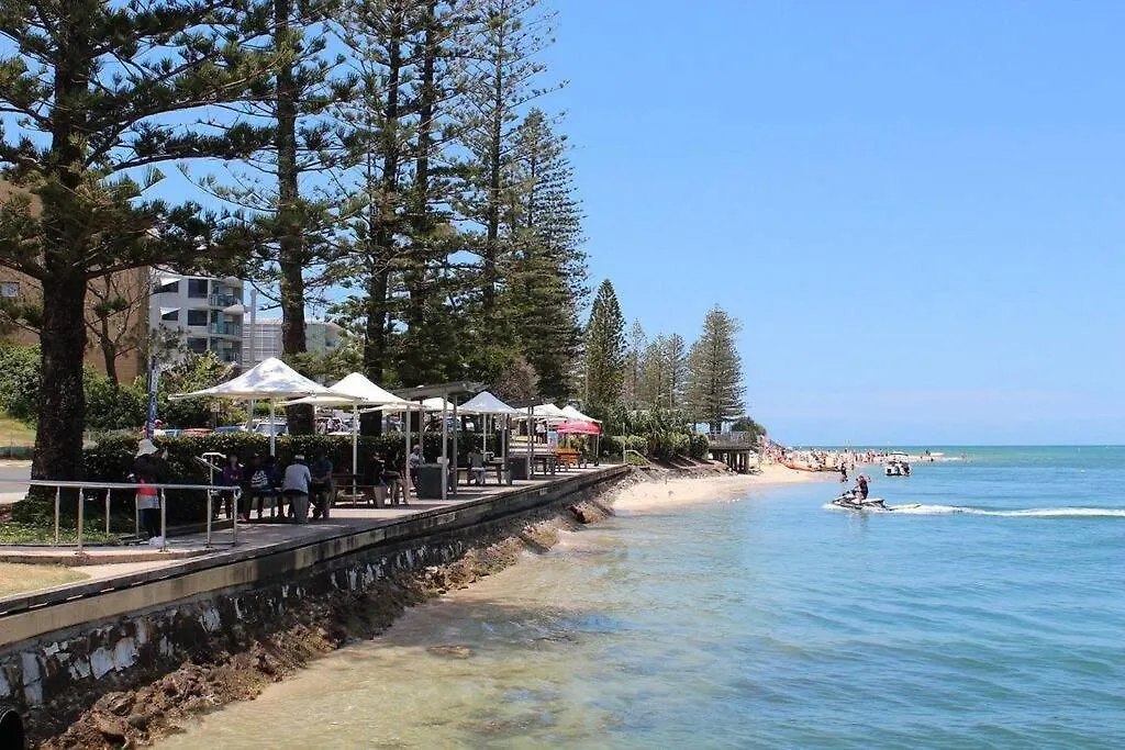 Caloundra Poolside Paradise Daire